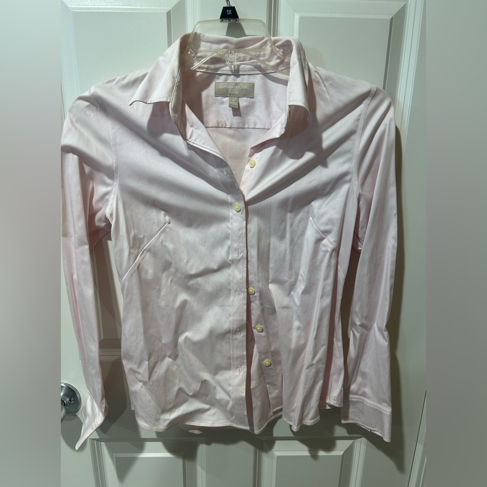 Banana Republic soft pink Non-Iron Shirt size 10 petite